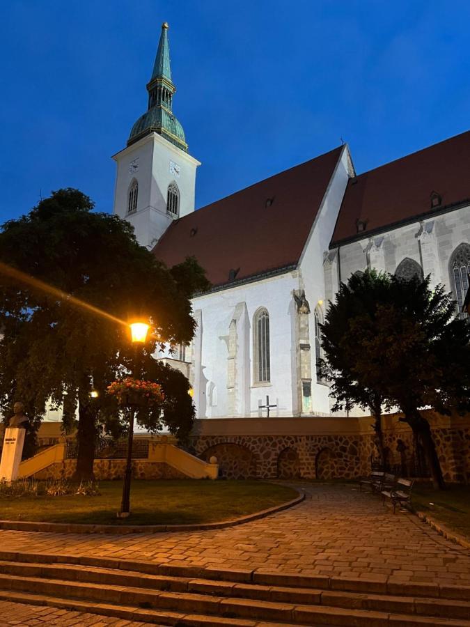 Csaky Palace Bratislava 1 Appartement Buitenkant foto