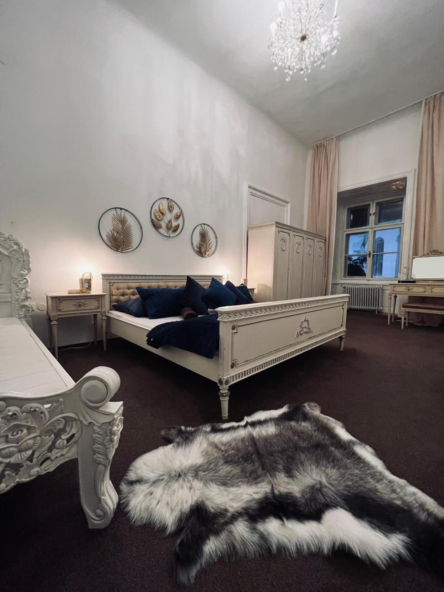 Csaky Palace Bratislava 1 Appartement Buitenkant foto